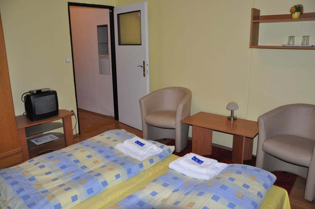 Hotel Komarov Brno Phòng bức ảnh